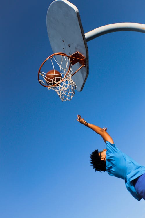 Gratis arkivbilde med basketball, basketball ring, blå himmel Arkivbilde