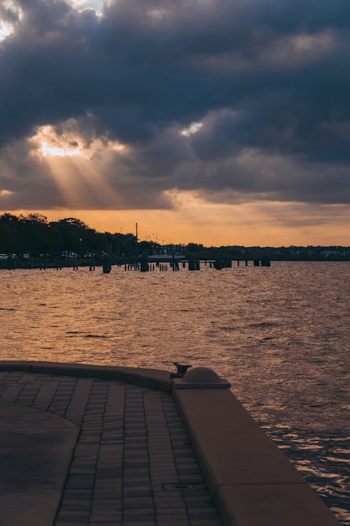 бесплатная Бесплатное стоковое фото с вертикальный выстрел, залив, море Стоковое фото