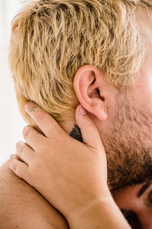 Základová fotografie zdarma na téma blond, detail, dotýkání