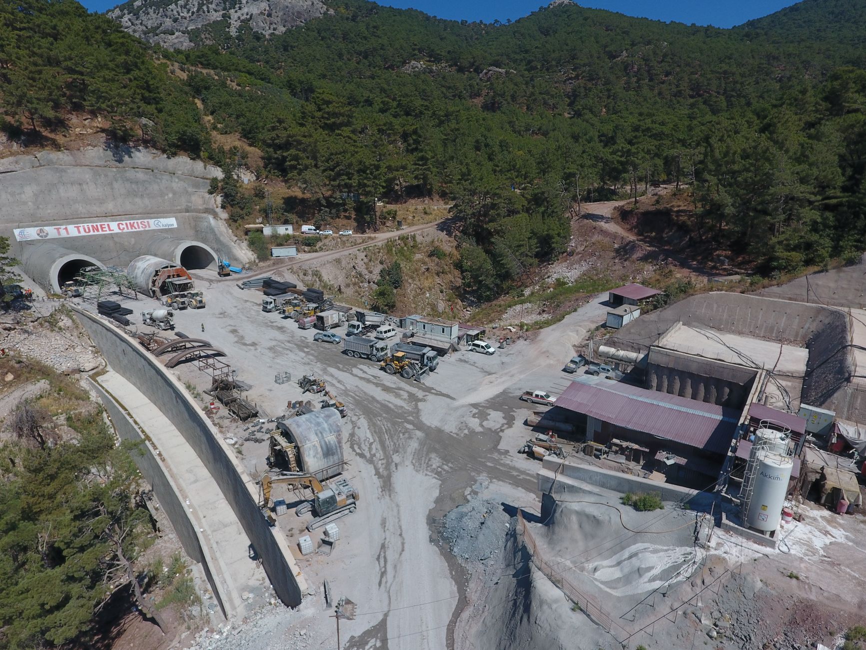 Seven workers killed in tunnel accident at Indian hydropower site