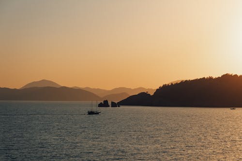 Fotobanka s bezplatnými fotkami na tému hory, krajina, more