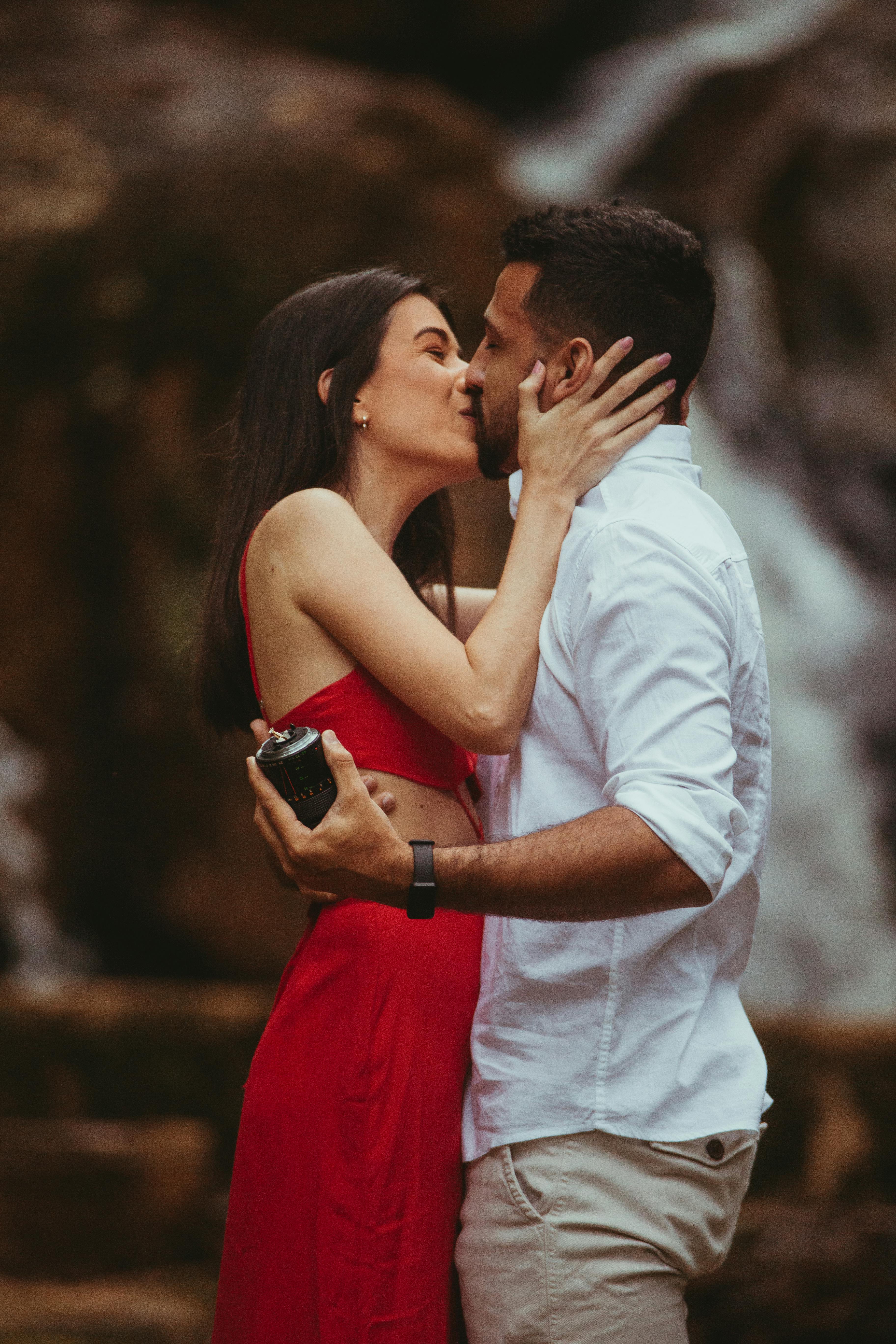 Couple Love Kiss - Free photo on Pixabay - Pixabay