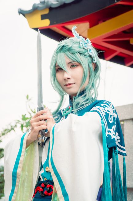 <b>Pengaruh Anime dan Manga: Dunia Fantasi dalam Fashion</b> <b>Pengaruh Anime dan Manga: Dunia Fantasi dalam Fashion</b>
