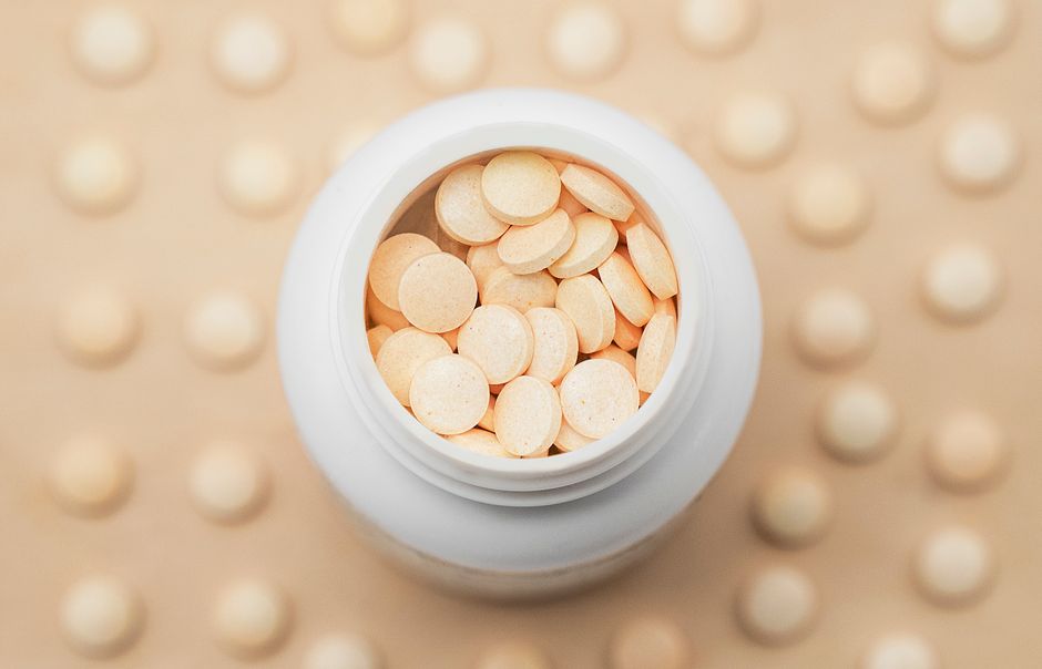 vitamin C supplement quality label ingredients close up