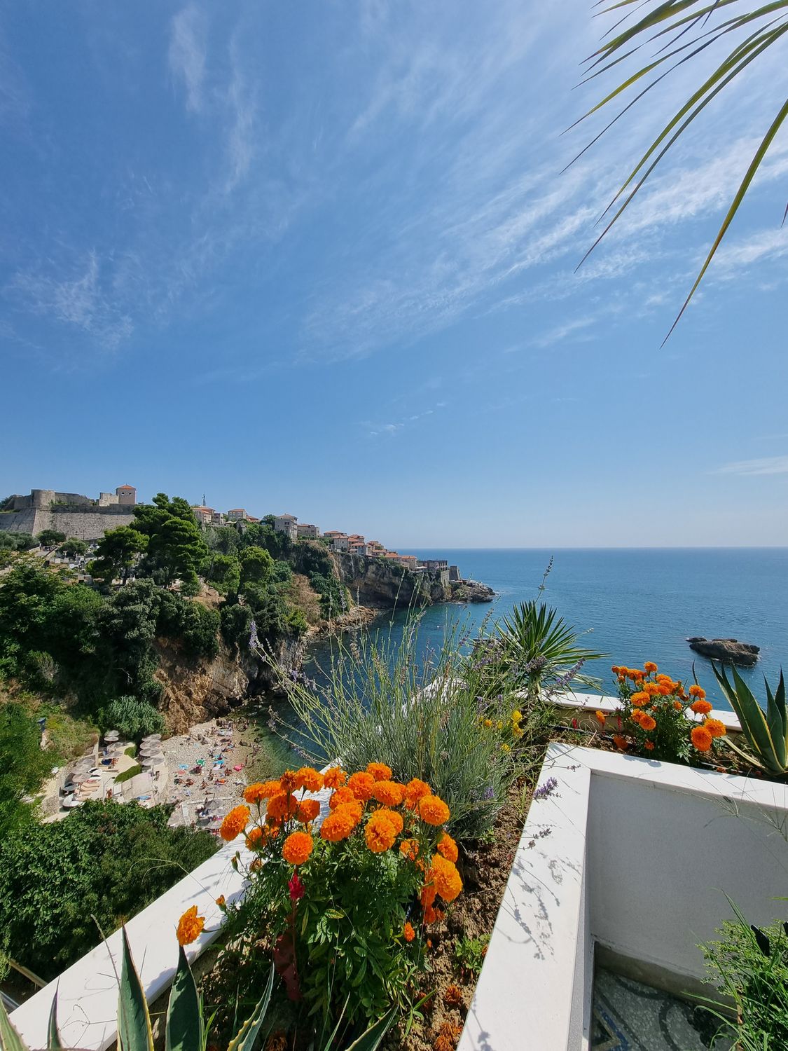 Beautiful view of Penthouses Balcony Plant Box Ideas