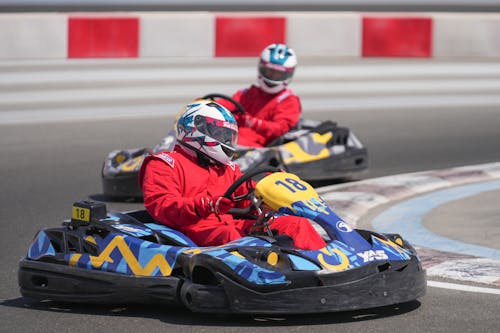 Foto d'estoc gratuïta de anar kart, competidor, competint