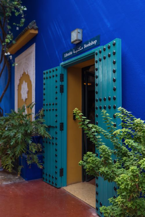 Photograph of the Entrance of a Bookshop · Free Stock Photo