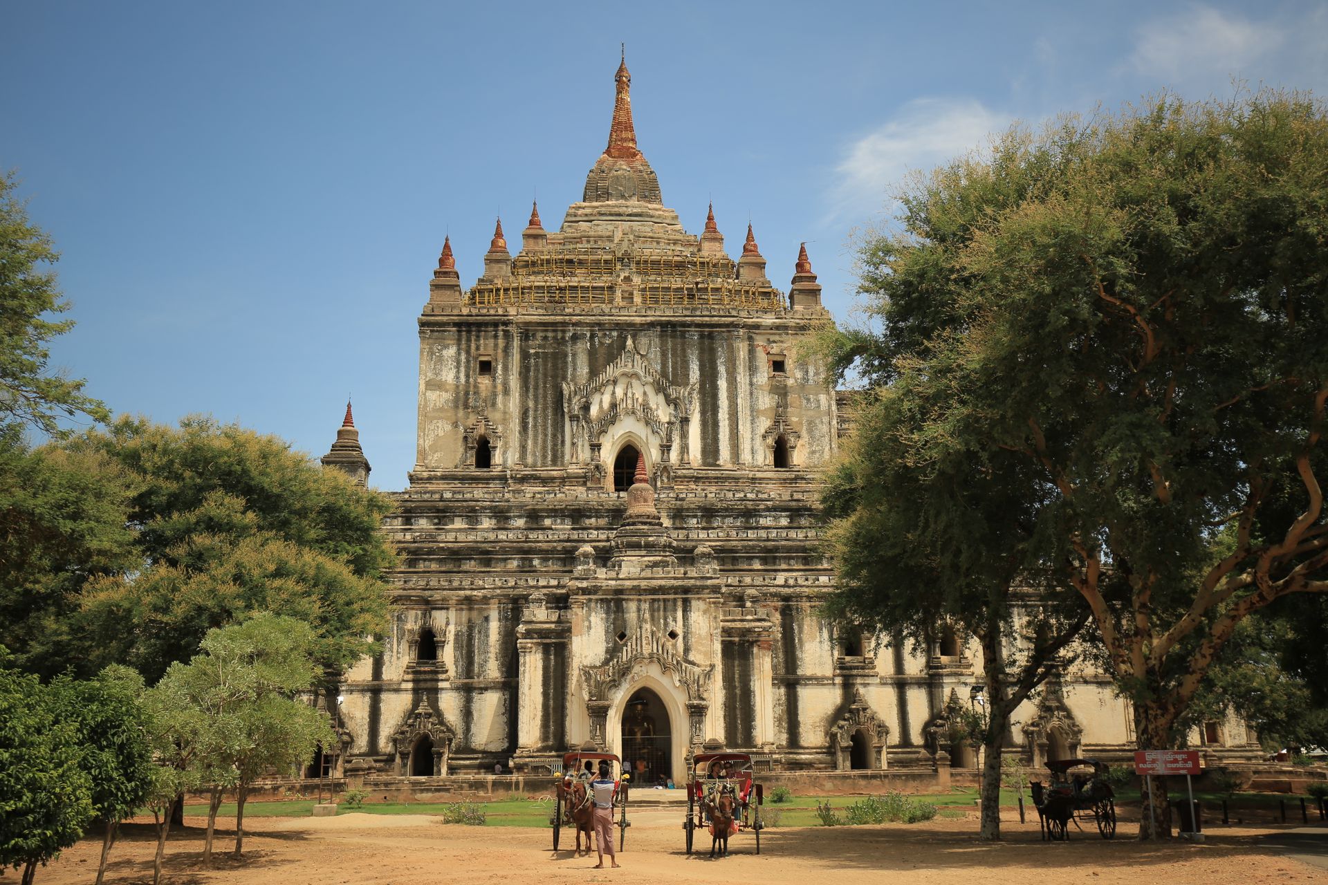 Thatbyinnyu Temple, Bagan