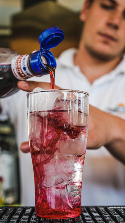 Fotobanka s bezplatnými fotkami na tému alkoholický nápoj, barmanské, človek