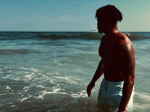Gratis lagerfoto af afroamerikansk mand, afslapning, bølger