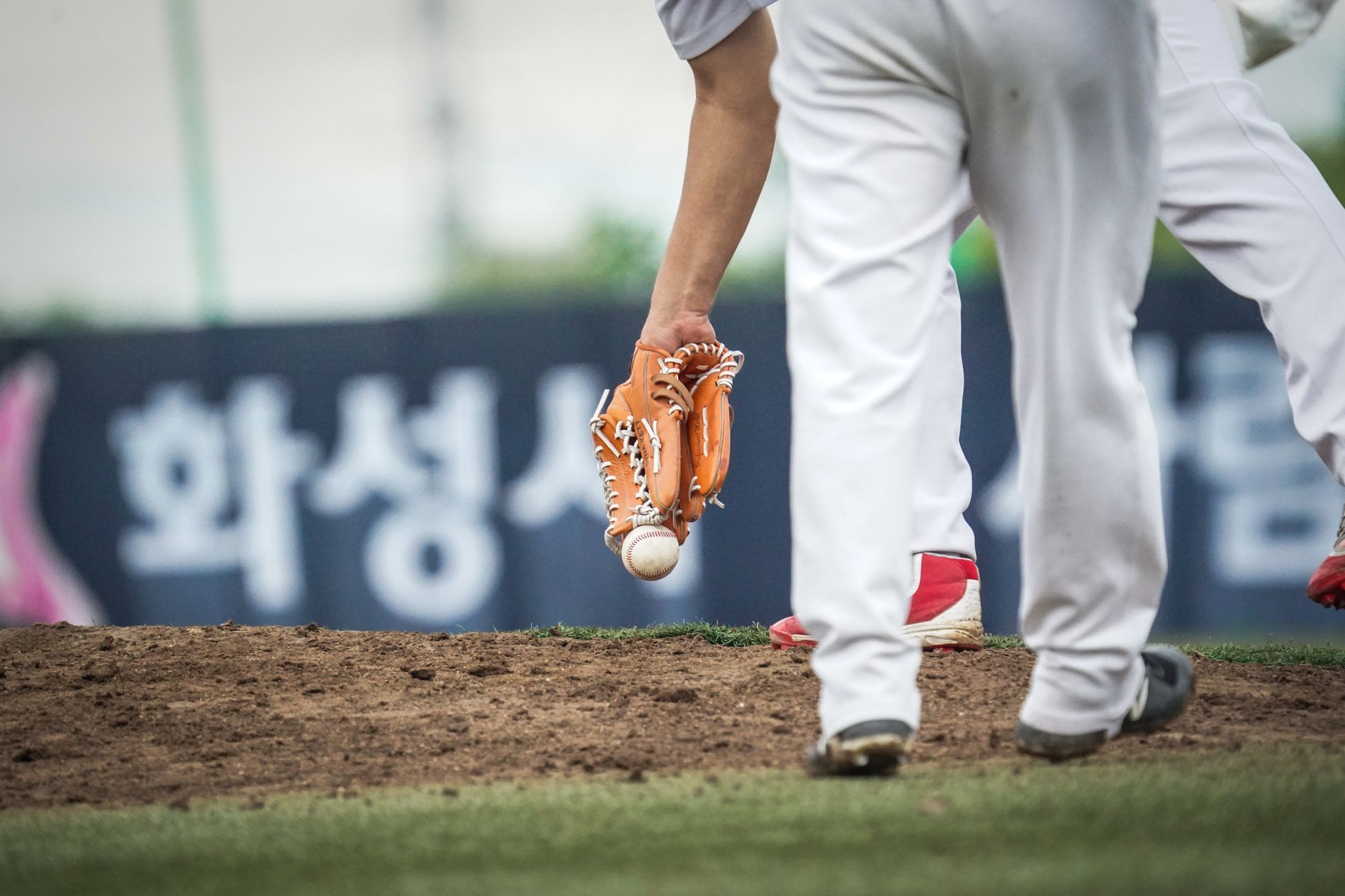 Spencer Strider injury looms as Braves dig early hole, drop opener at Mets