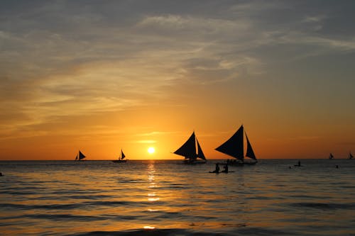 Gratis stockfoto met Azië, boot, gouden zonsondergang