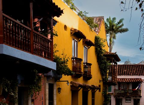 Walled city sunset walk with historian — Cartagena
