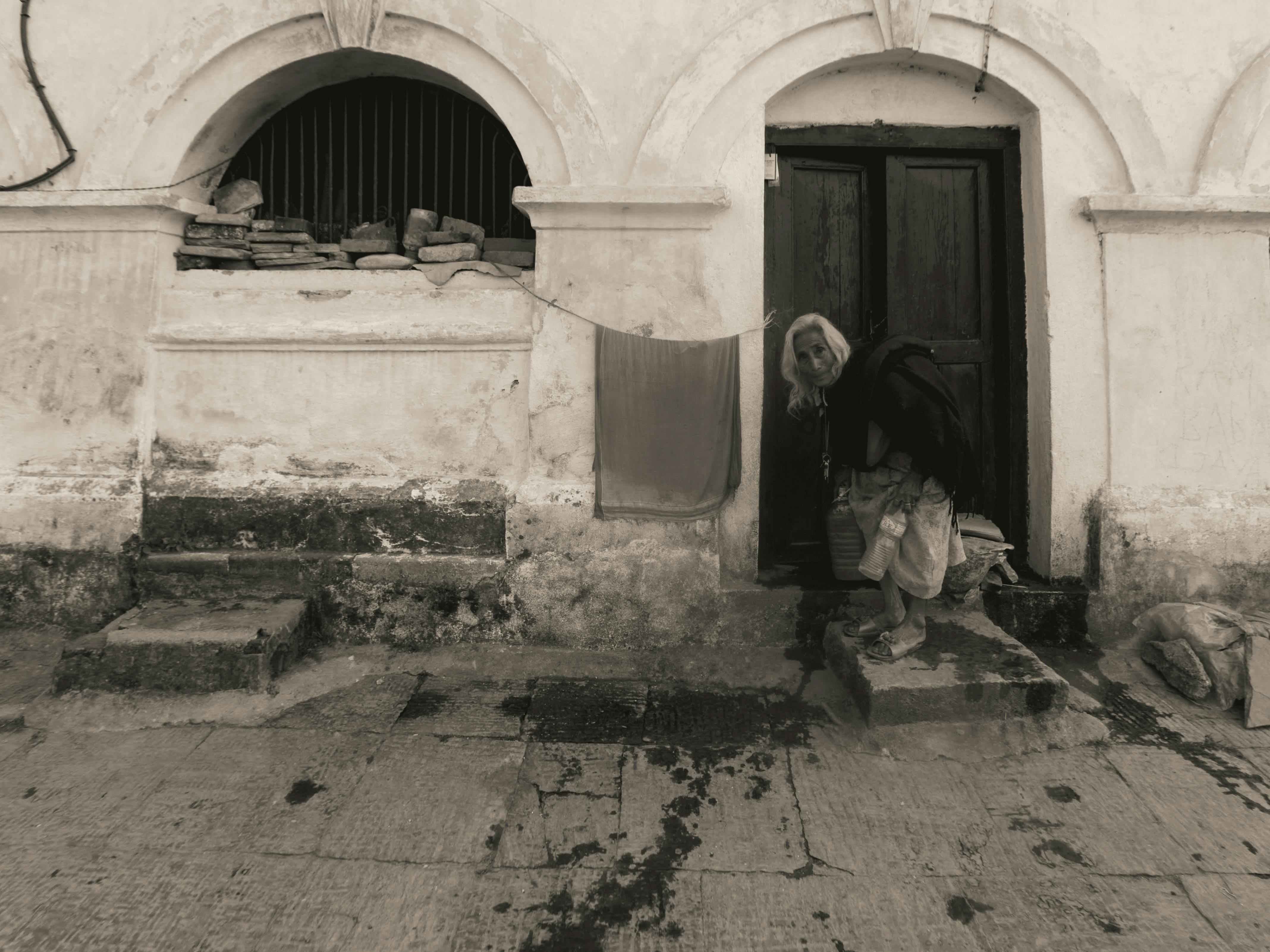 Should you put a concrete slab under a shed?