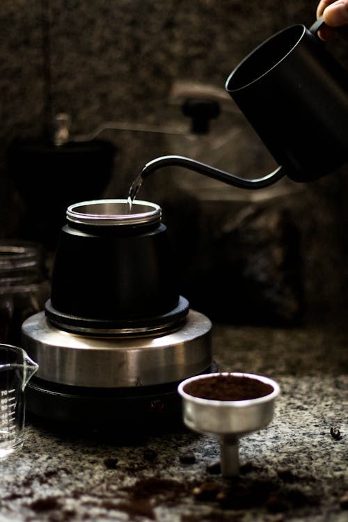 Water Pouring in Moka Pot