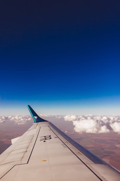 Foto d'estoc gratuïta de ala d'avió, aviació, avió