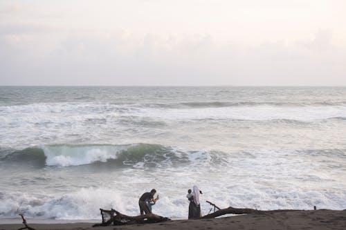 คลังภาพถ่ายฟรี ของ ครอบครัว, ครอบครัวเอเชีย, คลื่นชายหาด