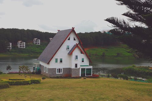 Foto profissional grátis de aldeia, aldeia de montanha, casa