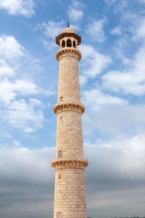 taj mahal minaret