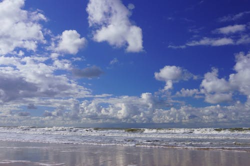 Ilmainen kuvapankkikuva tunnisteilla hiekkaranta, meri, pilvinen