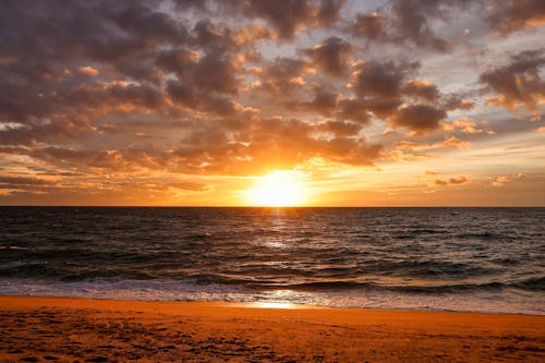 Photos gratuites de ciel spectaculaire, coucher de soleil, eau