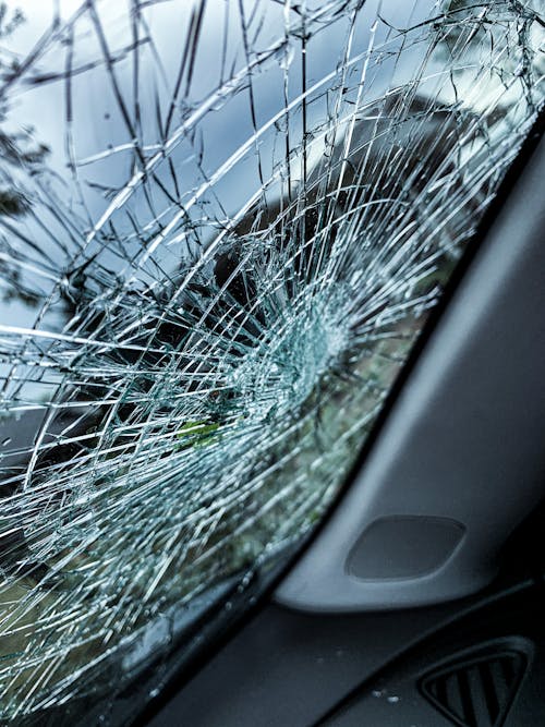 Δωρεάν στοκ φωτογραφιών με θρυμματισμένο, παράθυρο αυτοκινήτου, σπασμένο γυαλί
