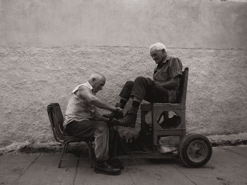 Fotos de stock gratuitas de anciano, blanco y negro, escala de grises