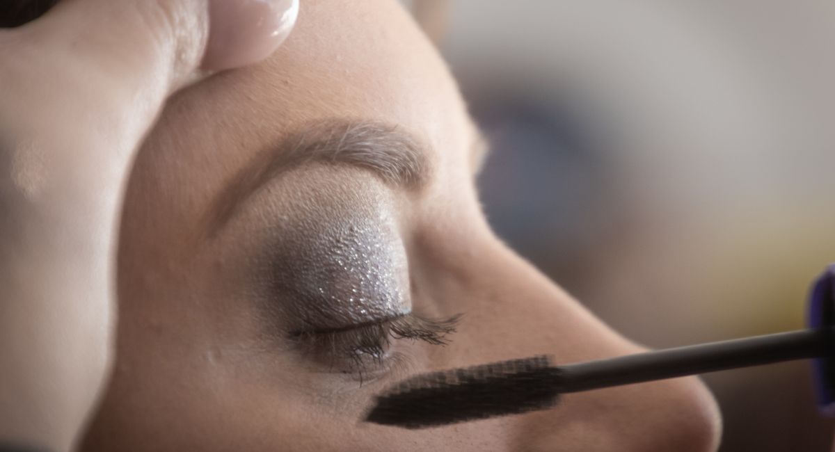 Illustration, maquillage des yeux marron