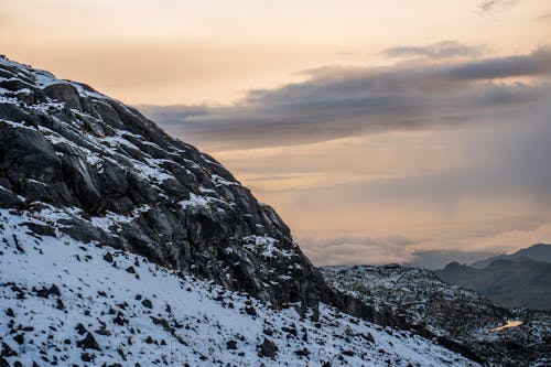 Fotos de stock gratuitas de cielo nublado, congelando, cubierto de nieve
