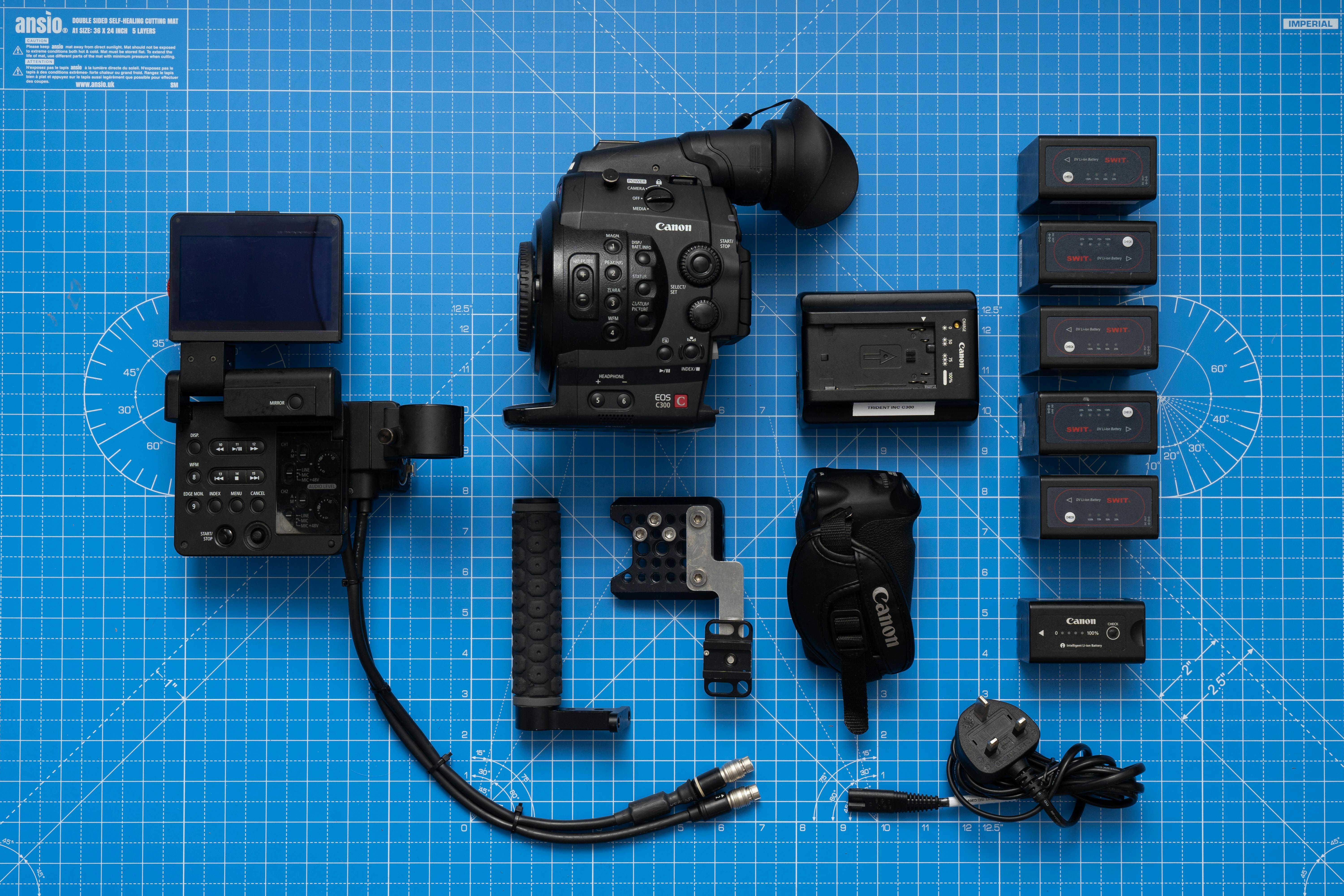 canon c300 cinema camera basic shooting kit with batteries