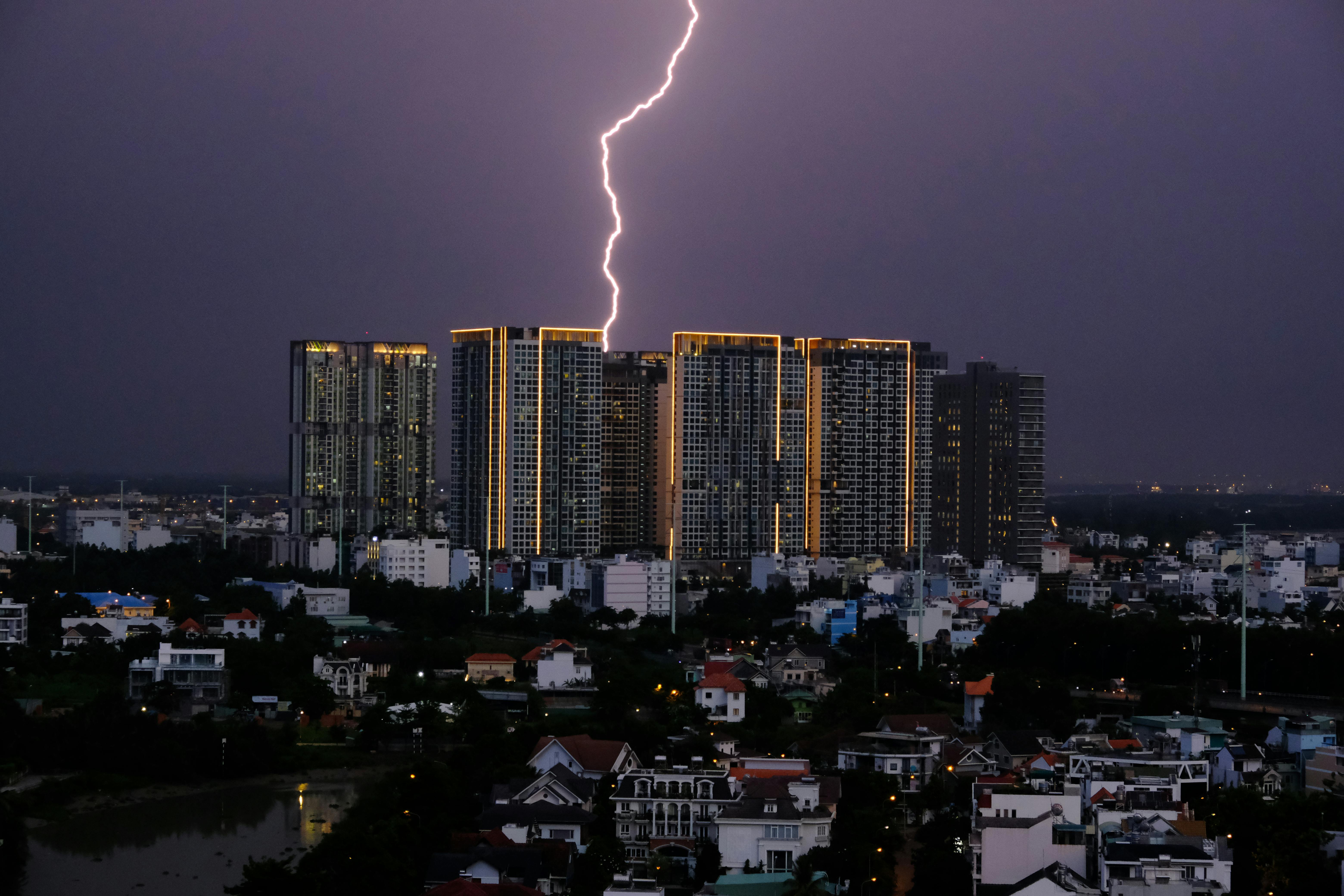 photo of a lightning strike