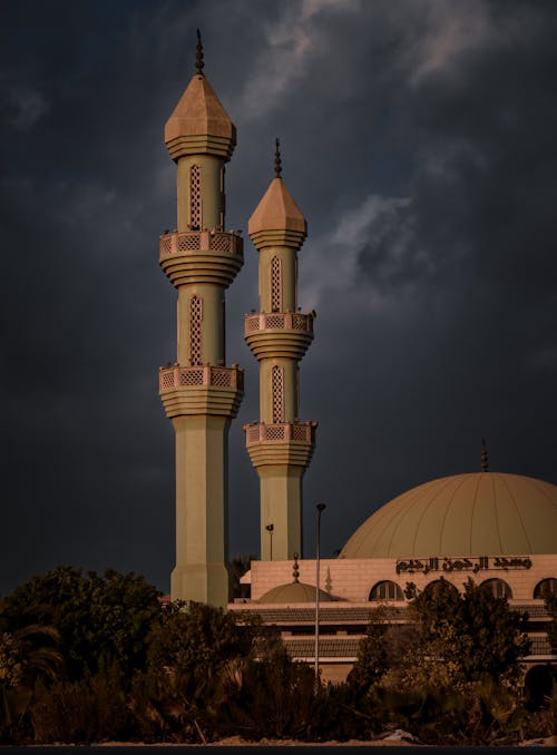 Ilmainen kuvapankkikuva tunnisteilla moskeija, muslimi, pystysuuntainen laukaus Kuvapankkikuva