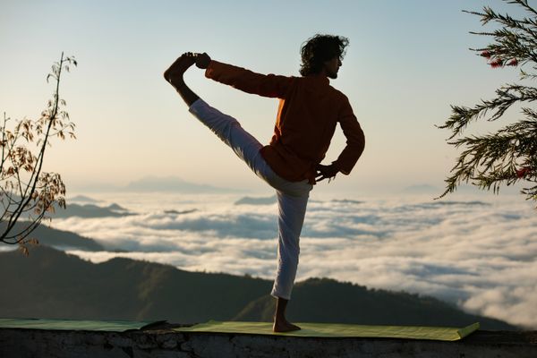 Retiro de yoga para principiantes: qué esperar y cómo elegir el tuyo