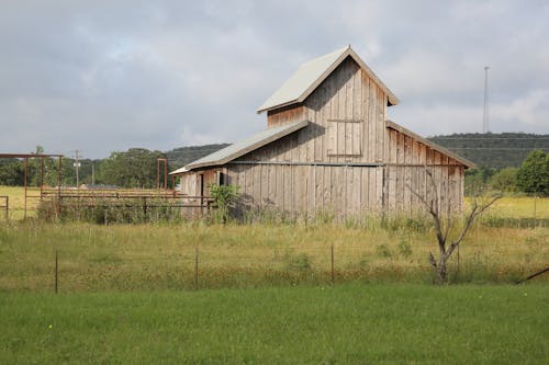 Kostnadsfri bild av bondgård, fält, ladugård