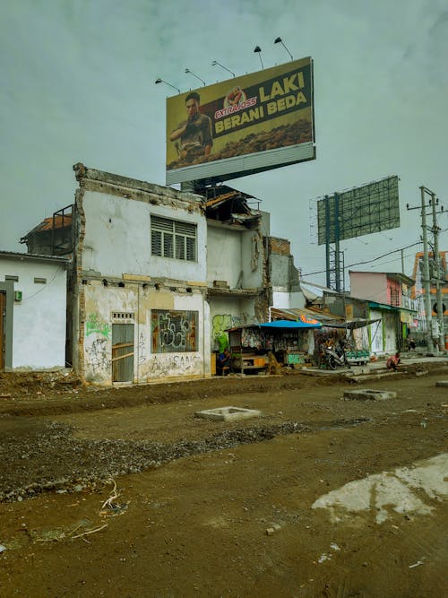 Безкоштовне стокове фото на тему «брудний, будівлі, вертикальні постріл»