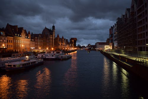 Gratis stockfoto met architectuur, avond, donker