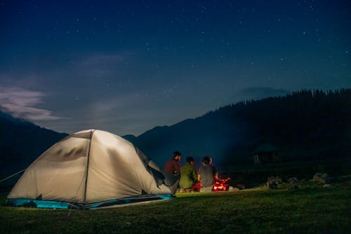 Immagine gratuita di campeggio, cielo, fuoco da campo