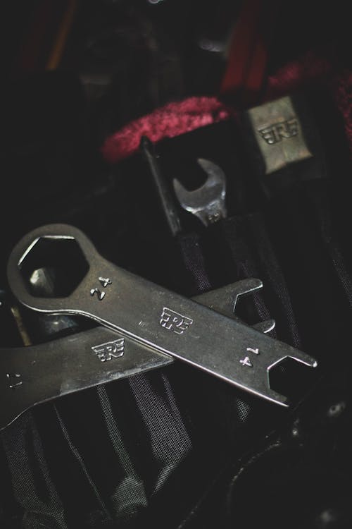 Darmowe zdjęcie z galerii z klucze, narzędzia, nierdzewny