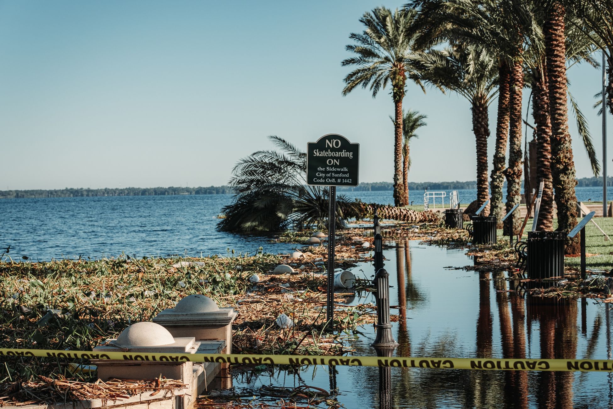 Hondenweer in Florida zorgt voor problemen bij oefenwedstrijd Engeland