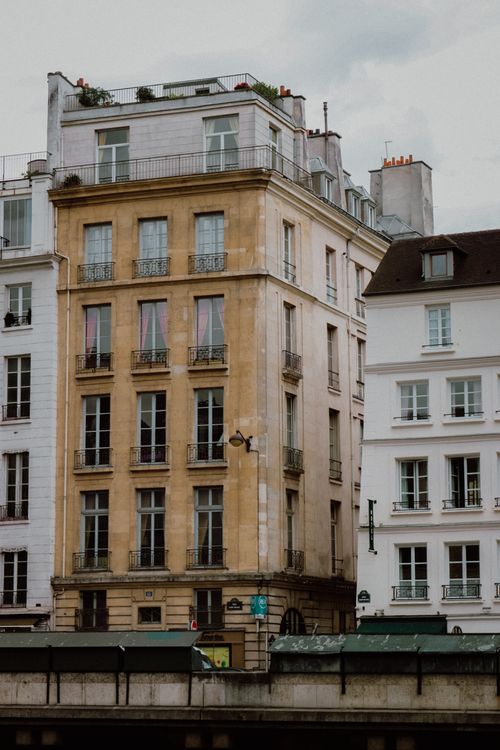 Free Charming Parisian architecture showcasing residential and urban style in daylight. Stock Photo