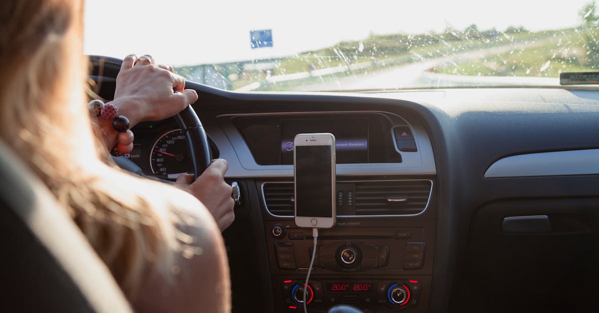 Pourquoi choisir une auto-école en ligne pour réussir son code ?