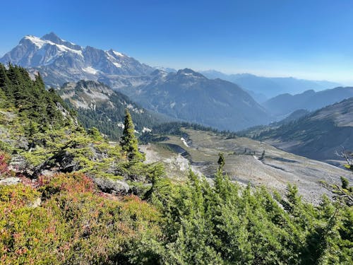 Photos gratuites de automne, montagnes géantes