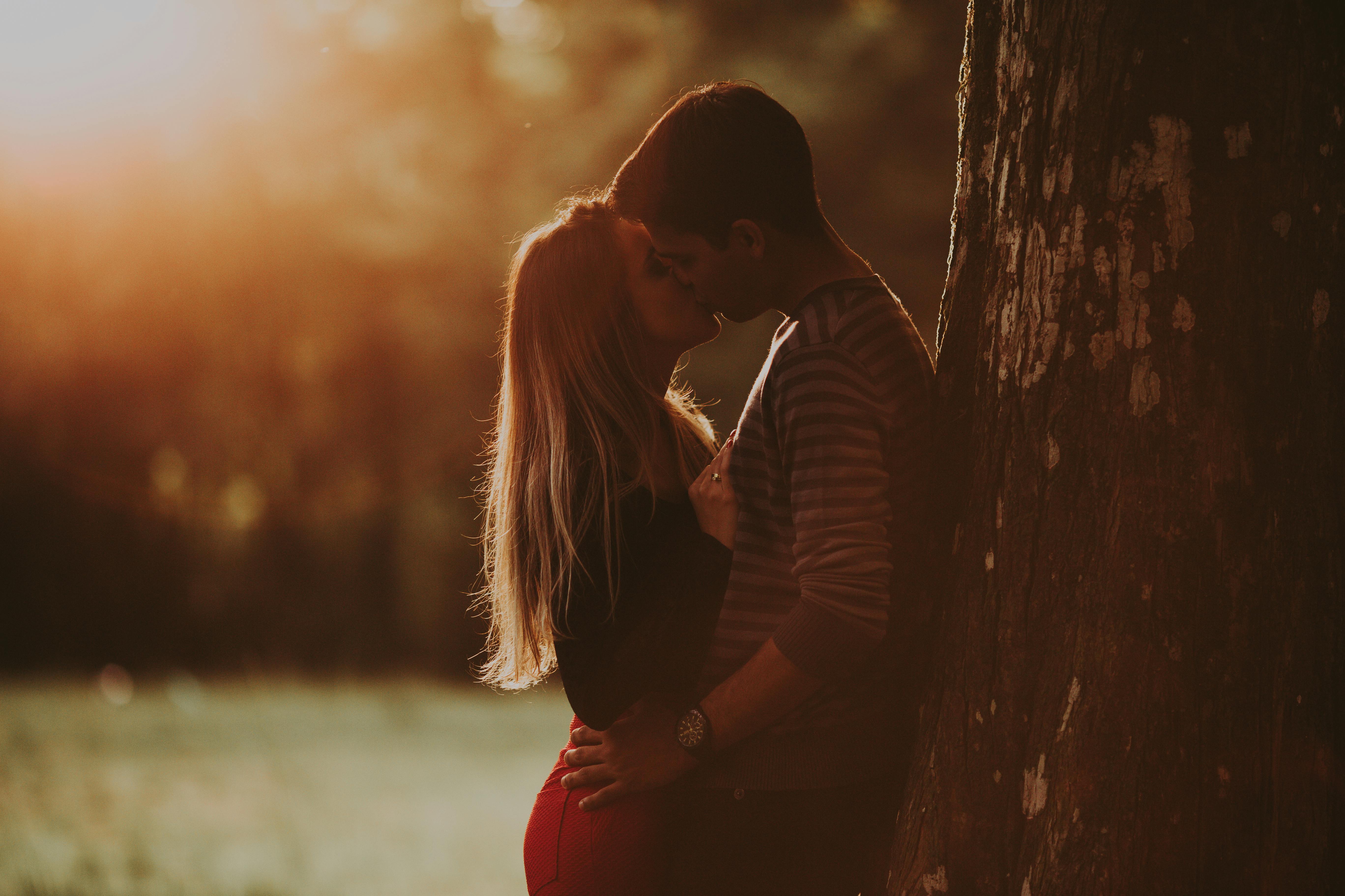 relationships how love to me — Photo by Matheus Bertelli on Pexels