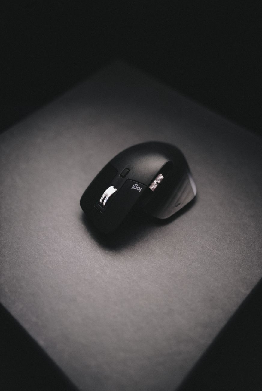 Logitech M185 Wireless Mouse vs HP 200 Wireless Mouse India 2026