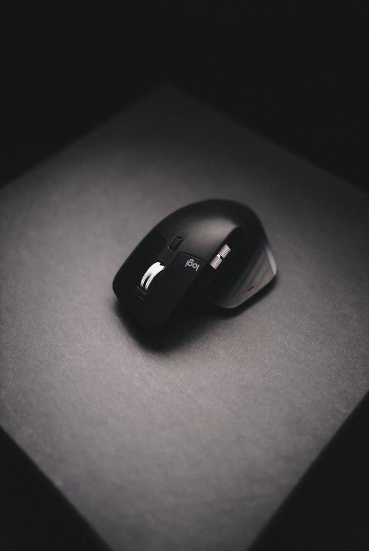 A Wireless Computer Mouse 