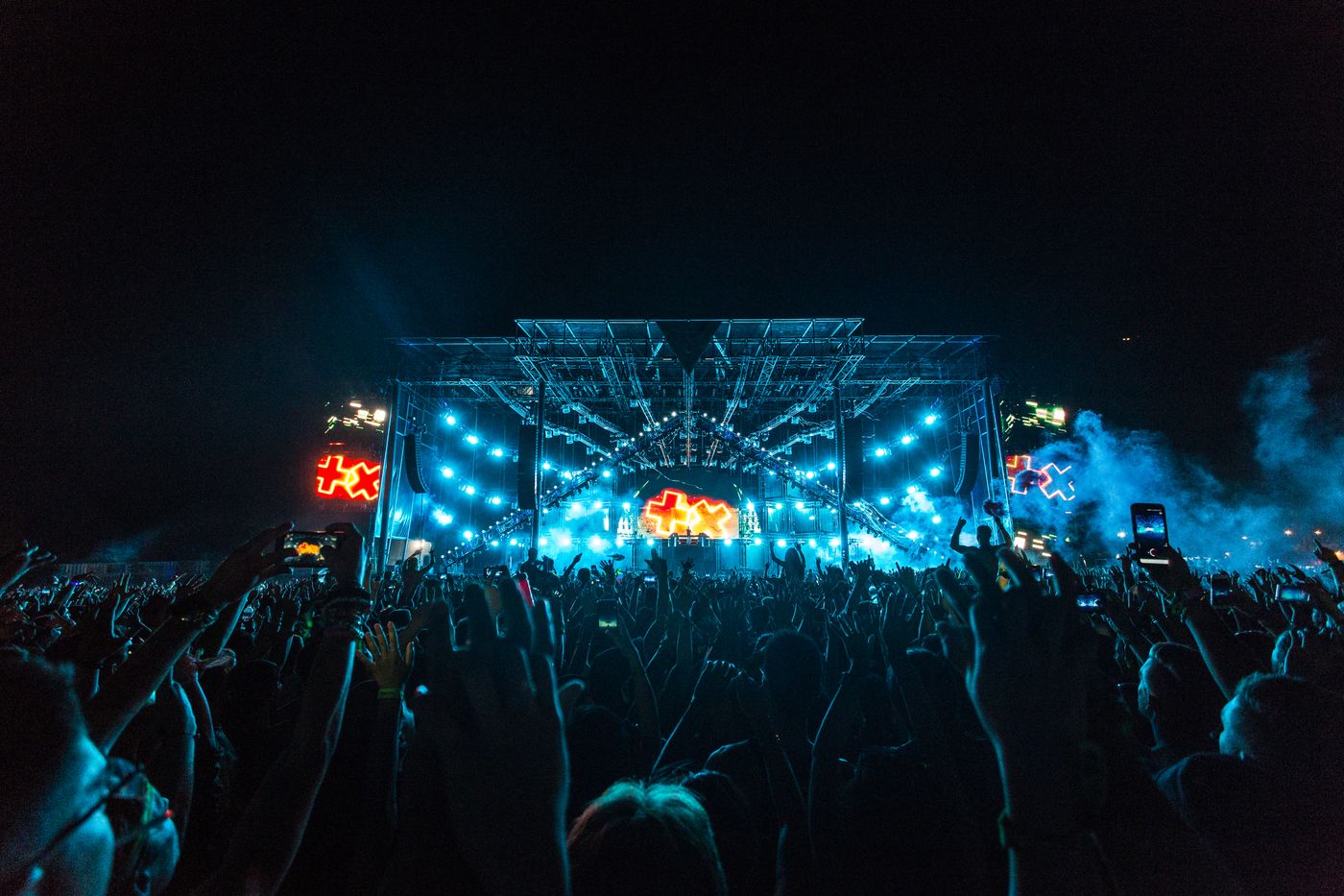 Audience in a major public venue representing event-related building environments