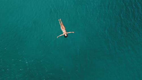 Kostenloses Stock Foto zu bikini, drohne erschossen, frau