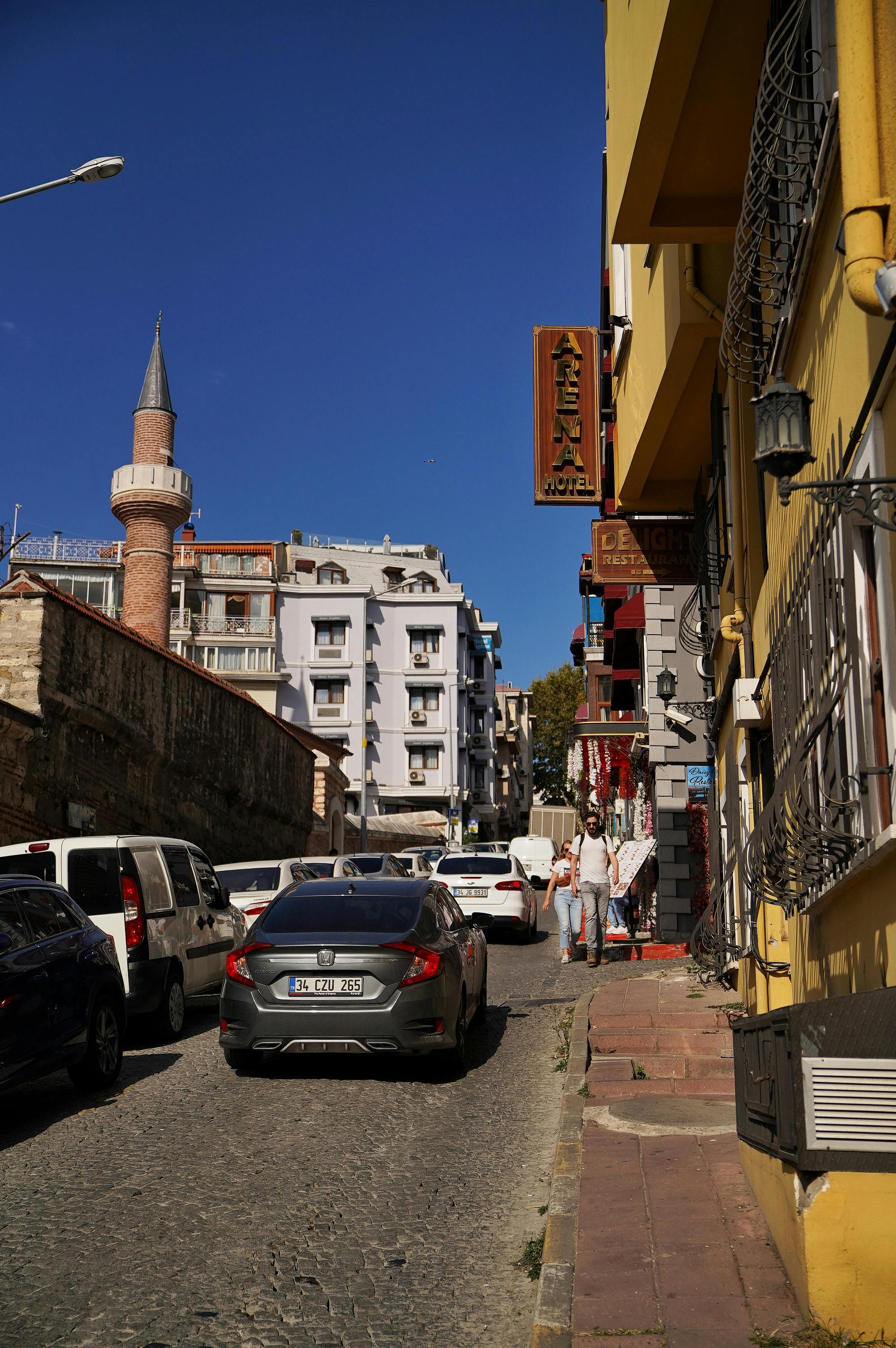 Which zodiac signs clash?