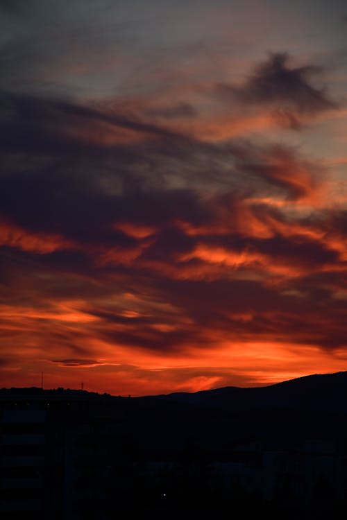 Foto d'estoc gratuïta de brillant, capvespre, cel espectacular