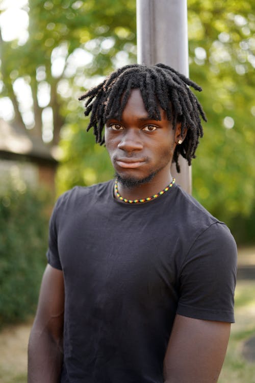 Základová fotografie zdarma na téma afričan, Černé tričko, černoch